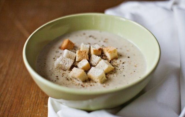 Сливочный крем-суп из шампиньонов и картофеля