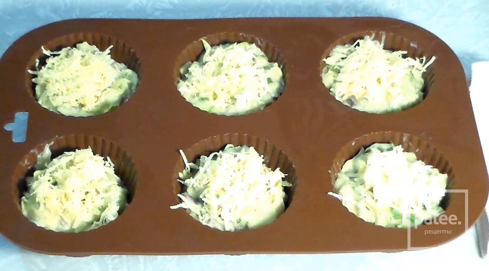 Кабачковые маффины с сыром - Шаг 8