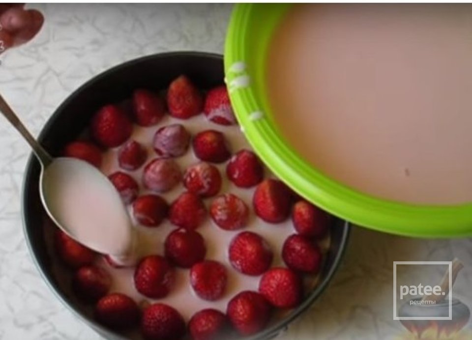 Клубничный йогуртовый торт (без выпечки) - Шаг 9