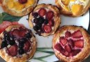 Слоеные пирожки с творожком и фруктами 🥧🍓🍑🍒