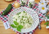 Салат из молодой капусты и картофеля