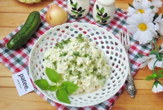 Салат из молодой капусты и картофеля