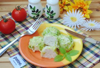 Оригинальные куриные тефтели с молодой капустой