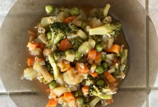 Легкое овощное рагу .