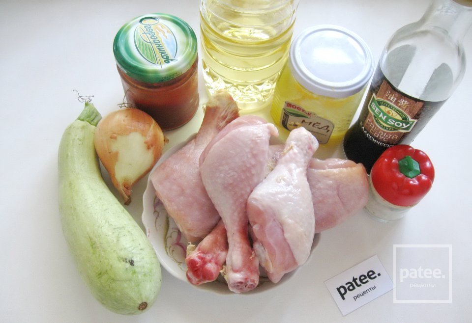 Куриные голени с кабачками в соево-медовом соусе - Шаг 1