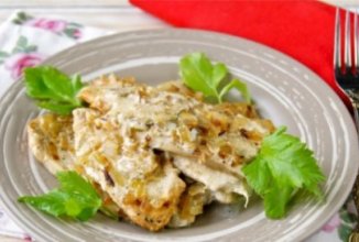 Куриная грудка в сливках