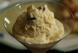 Мороженое с вялеными фруктами