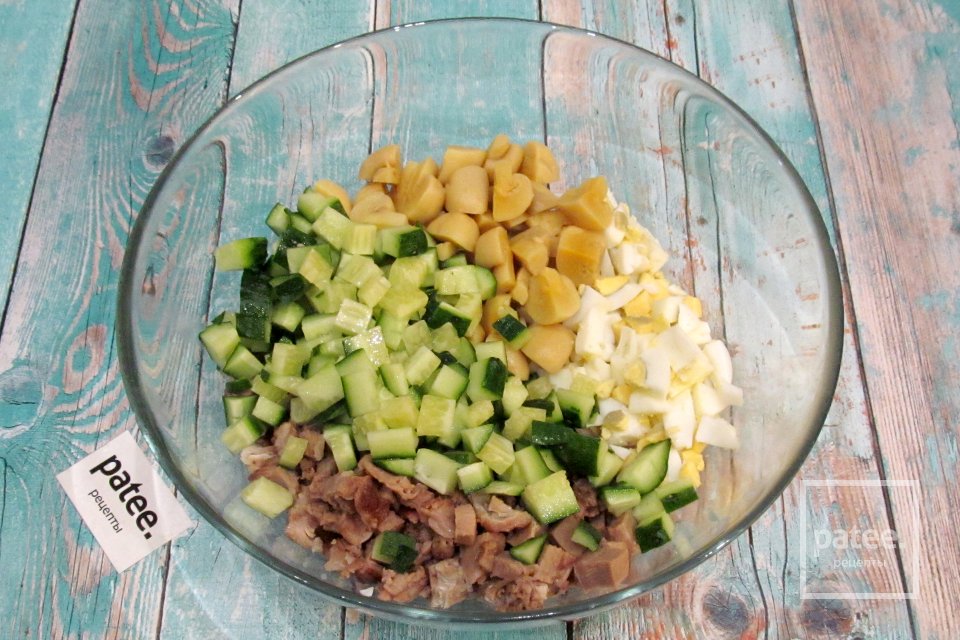 Салат с языком и маринованными грибами - Шаг 6