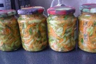 Салат на зиму "Огурцы по-корейски с морковью".