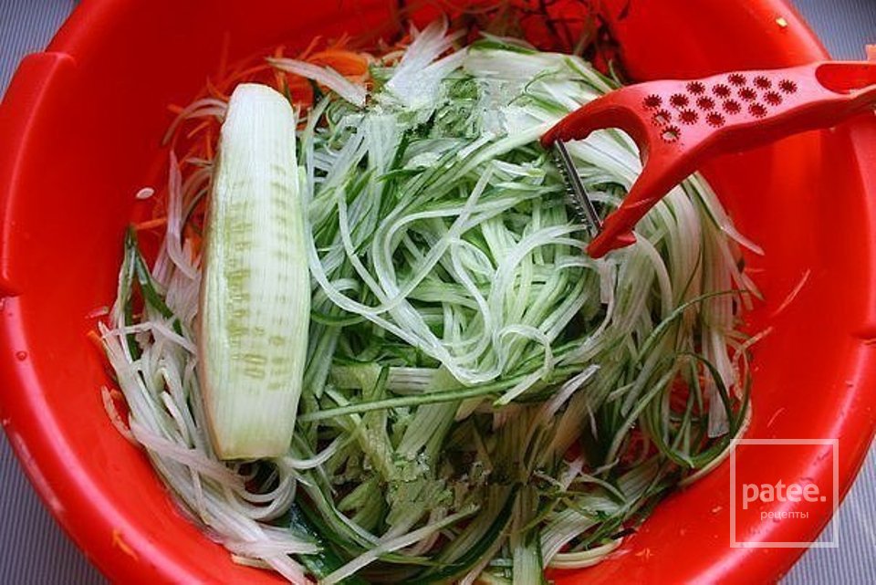 Салат на зиму "Огурцы по-корейски с морковью". - Шаг 1