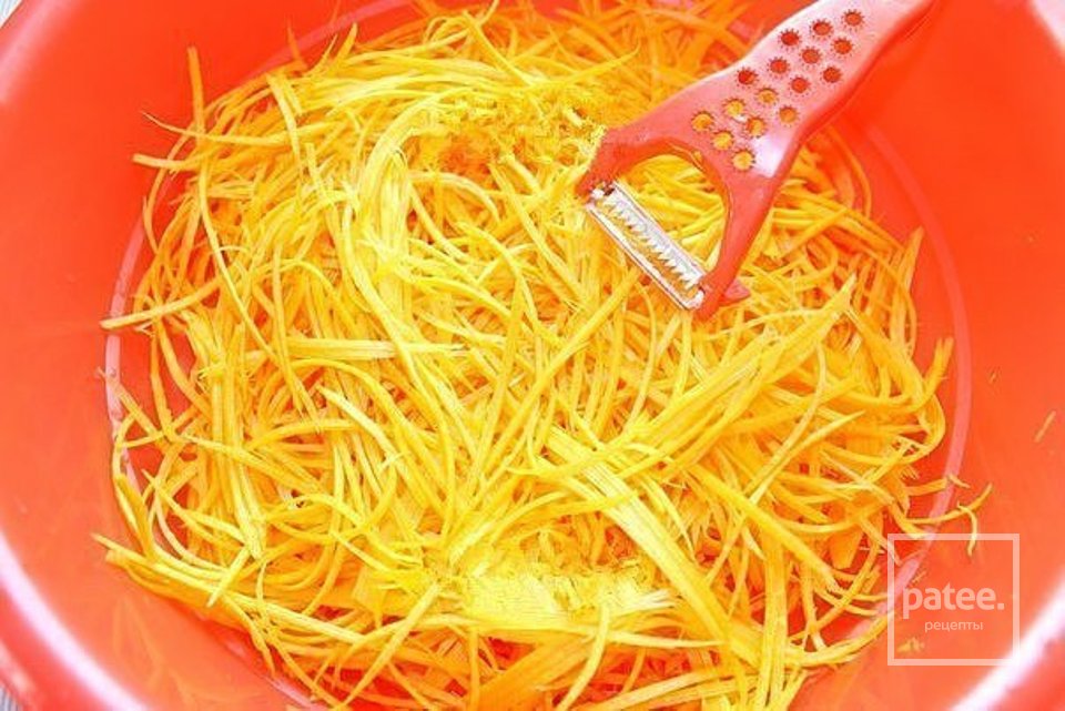 Салат на зиму "Огурцы по-корейски с морковью". - Шаг 2