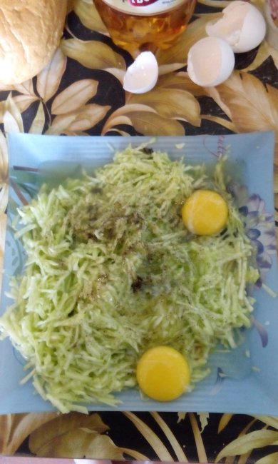 Кабачковые оладьи на скорую руку. - Шаг 5