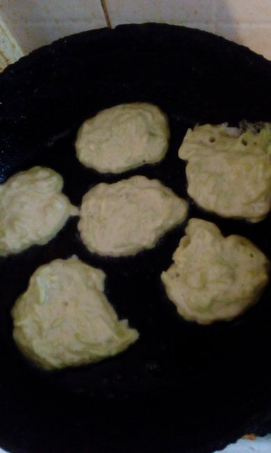 Кабачковые оладьи на скорую руку. - Шаг 8