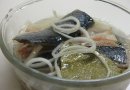 Сельдь в горчично-уксусной заливке