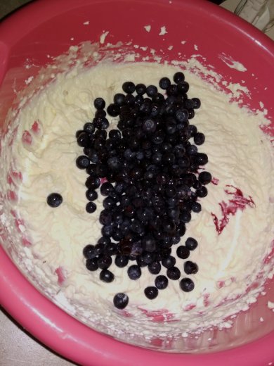 Творожная запеканка с черникой - Шаг 8