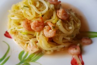 Паста из цуккини с креветками