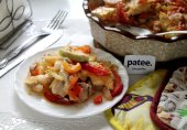 Свинина, запечённая с овощами и острым соусом