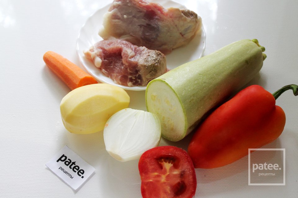 Свинина, запечённая с овощами и острым соусом - Шаг 1