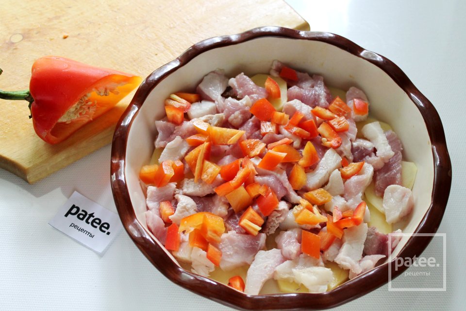 Свинина, запечённая с овощами и острым соусом - Шаг 5