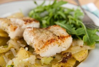 Риба під білим соусом