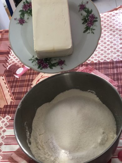 Творожно-песочный пирог с ягодами - Шаг 2