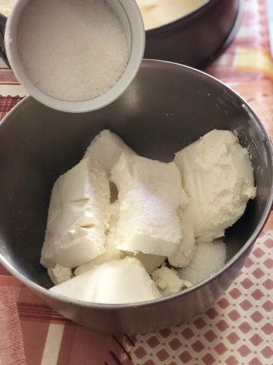 Творожно-песочный пирог с ягодами - Шаг 8