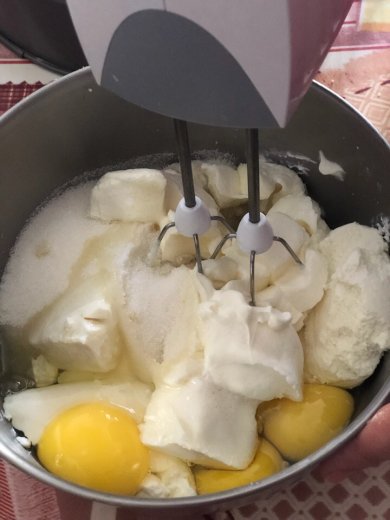 Творожно-песочный пирог с ягодами - Шаг 11