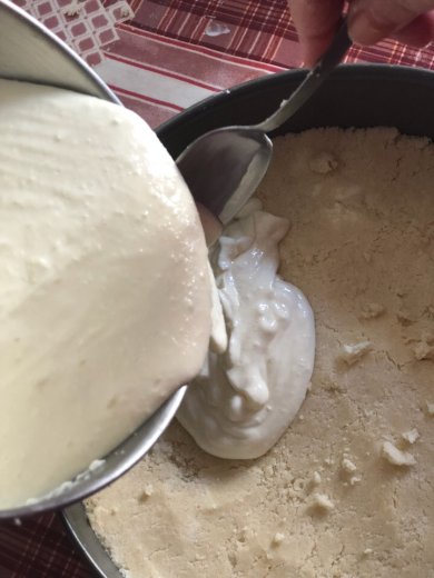 Творожно-песочный пирог с ягодами - Шаг 13