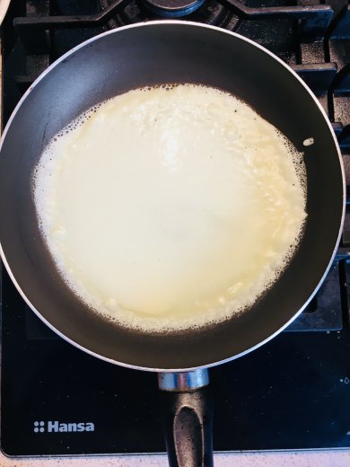 Блинчики на кислом молоке с сгущёнкой - Шаг 9