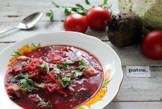 Борщ с говядиной, копчёными ребрами и фасолью