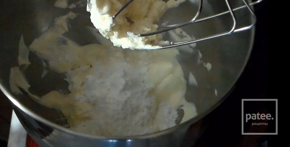 Слойки с клубникой и сливочным кремом - Шаг 7