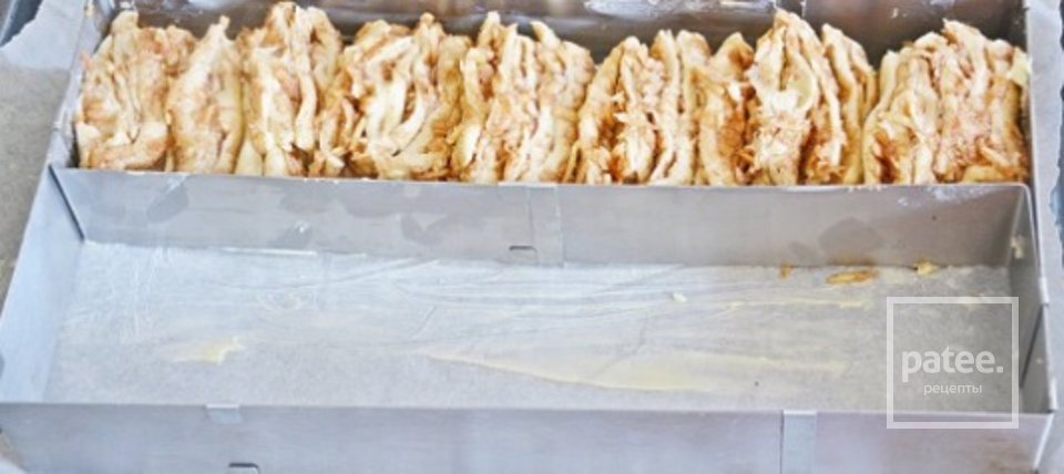 Пирог-гармошка с яблоком и корицей - Шаг 3