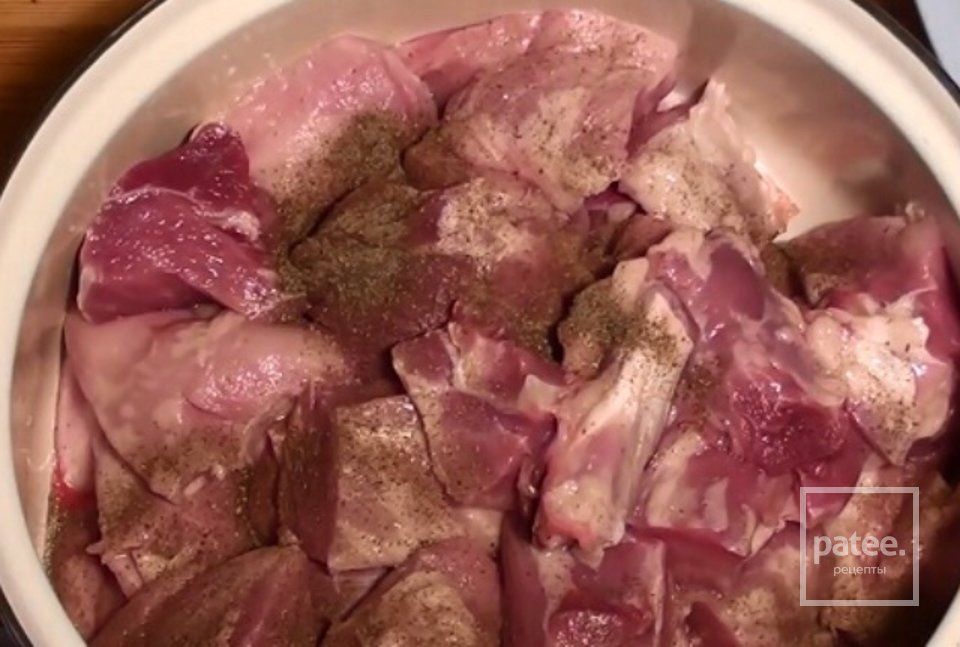Мягкий шашлык из свинины маринад самый вкусный. Свиная шея в маринаде. Маринад для свинины шашлык. Маринад для свинины чтобы мясо было мягким и сочным. Маринад свинины чтобы была мягкая.
