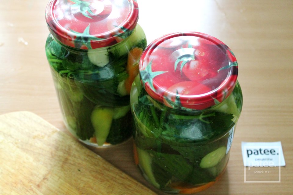 Огурцы дольками маринованные с овощами и лимонкой - Шаг 10