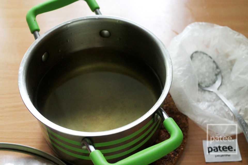 Огурцы дольками маринованные с овощами и лимонкой - Шаг 11