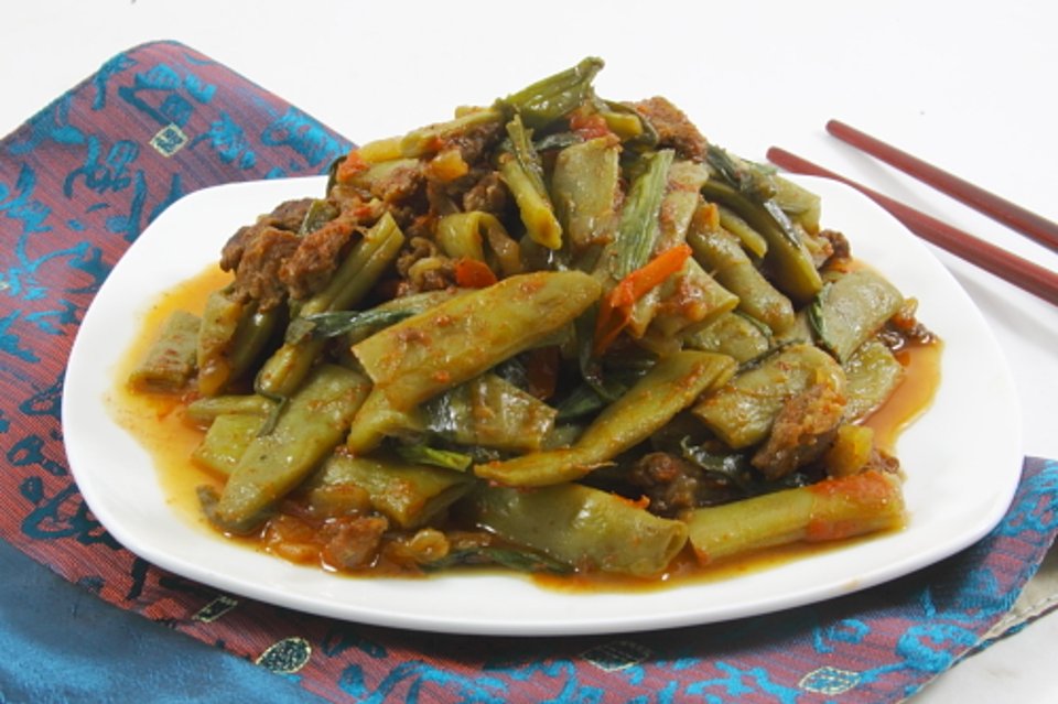 Свинина со стручковой фасолью. Овощное рагу с стручковой фасолью и картошкой. Рагу со стручковой фасолью. Рагу из стручковой фасоли с овощами. Куриное филе вареное с фасолью стручковой.