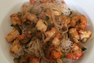 Фунчоза с карамелизированными креветками