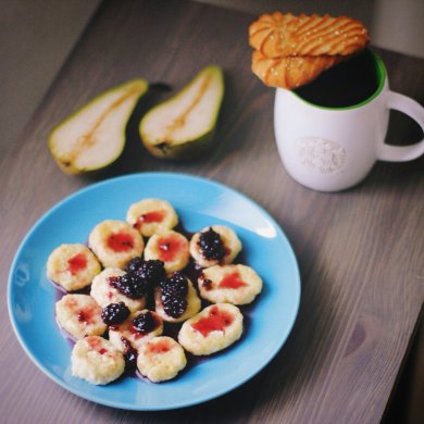 Ленивые вареники со сметаной