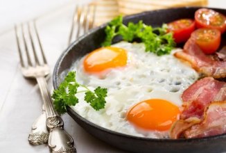 Яичница с луком