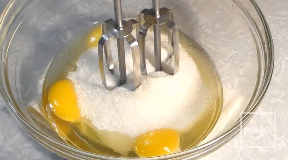 Грушевый пирог со сливой - Шаг 2