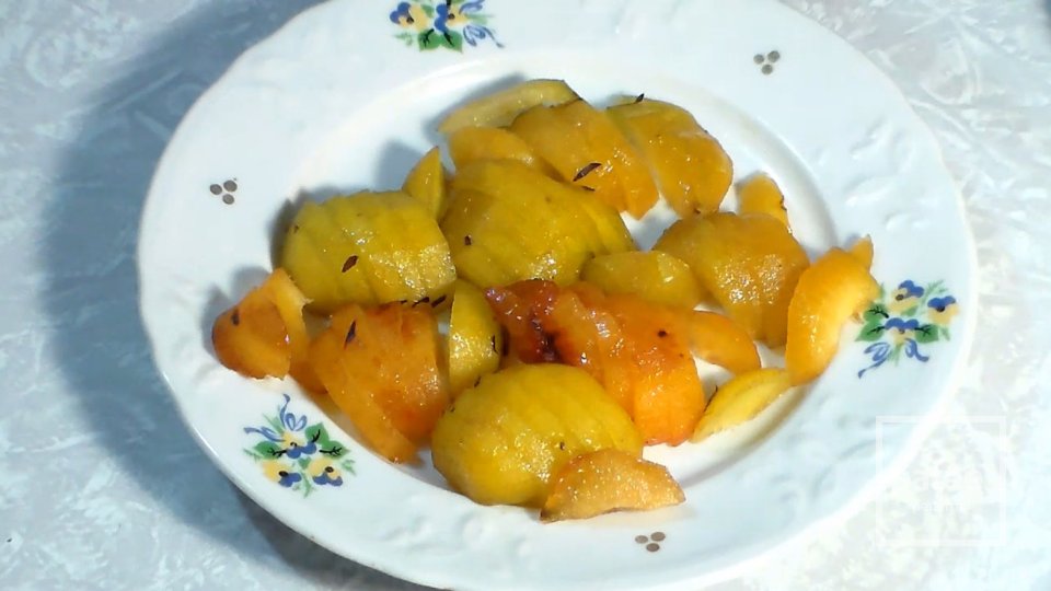 Грушевый пирог со сливой - Шаг 4