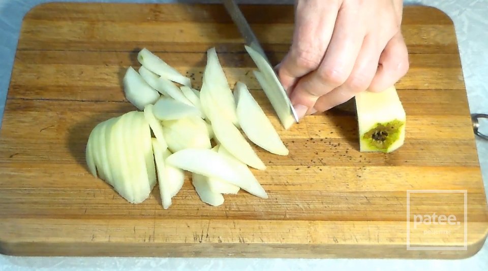 Грушевый пирог со сливой - Шаг 5