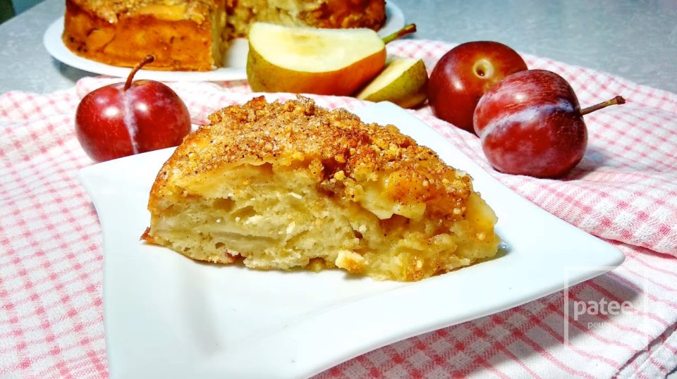 Грушевый пирог со сливой - Шаг 12