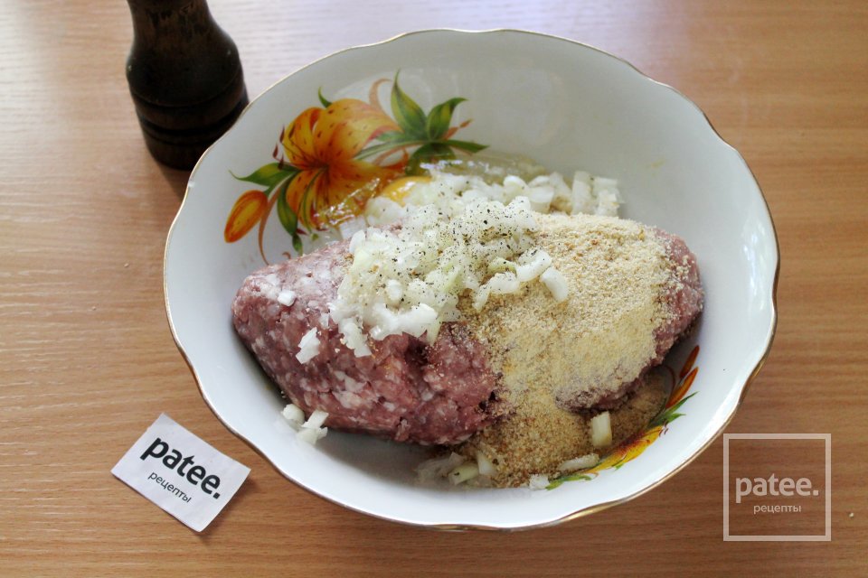Котлеты из мясного фарша с сухарями - Шаг 6