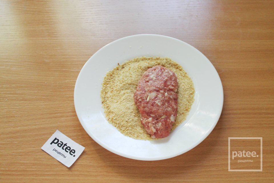 Котлеты из мясного фарша с сухарями - Шаг 9