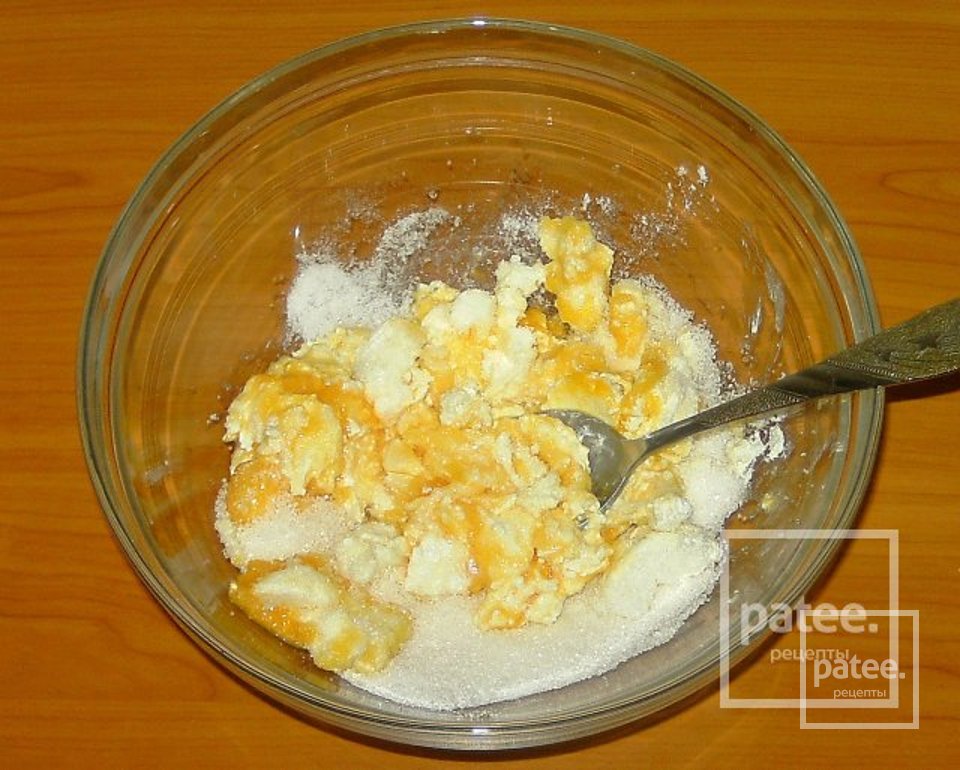 Творожный кекс с черносливом - Шаг 1