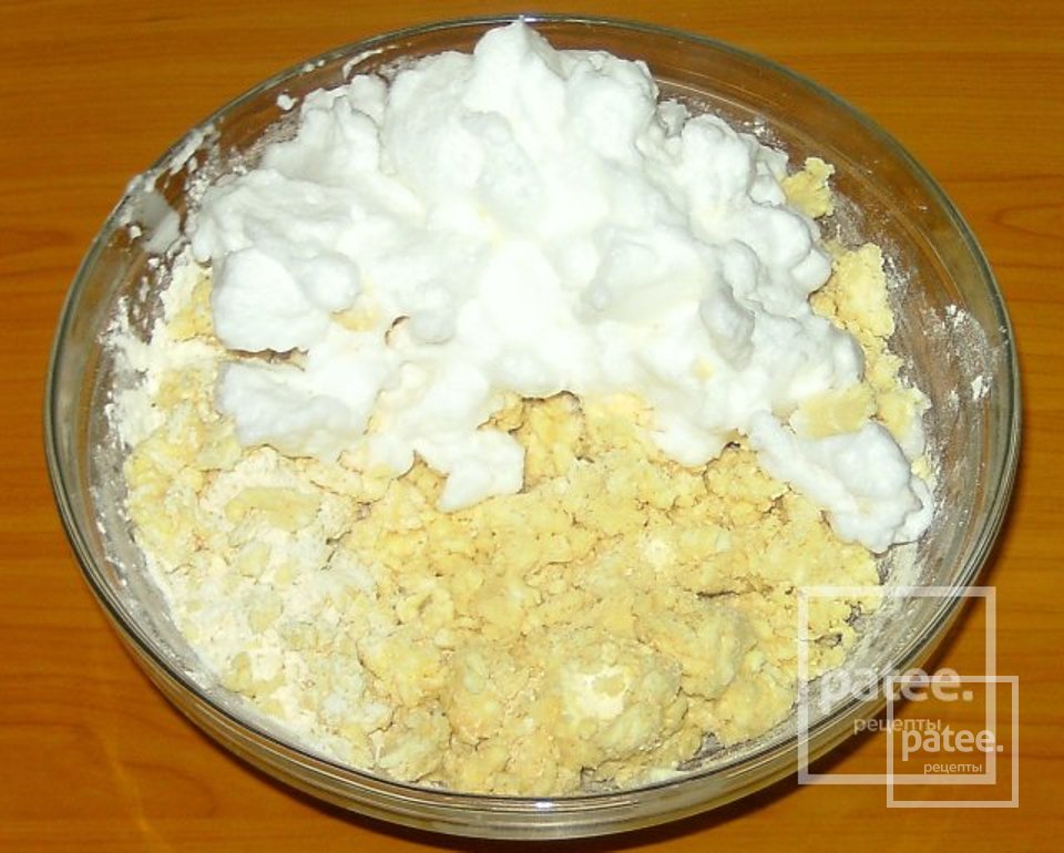 Творожный кекс с черносливом - Шаг 3