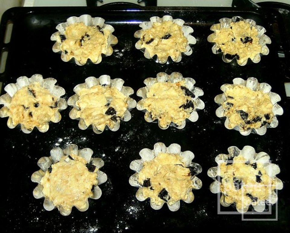 Творожный кекс с черносливом - Шаг 5