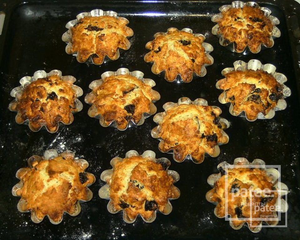 Творожный кекс с черносливом - Шаг 6