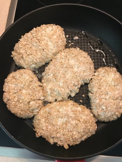 Сырники с яблоками 🍎🍏в овсяной панировке - Шаг 6